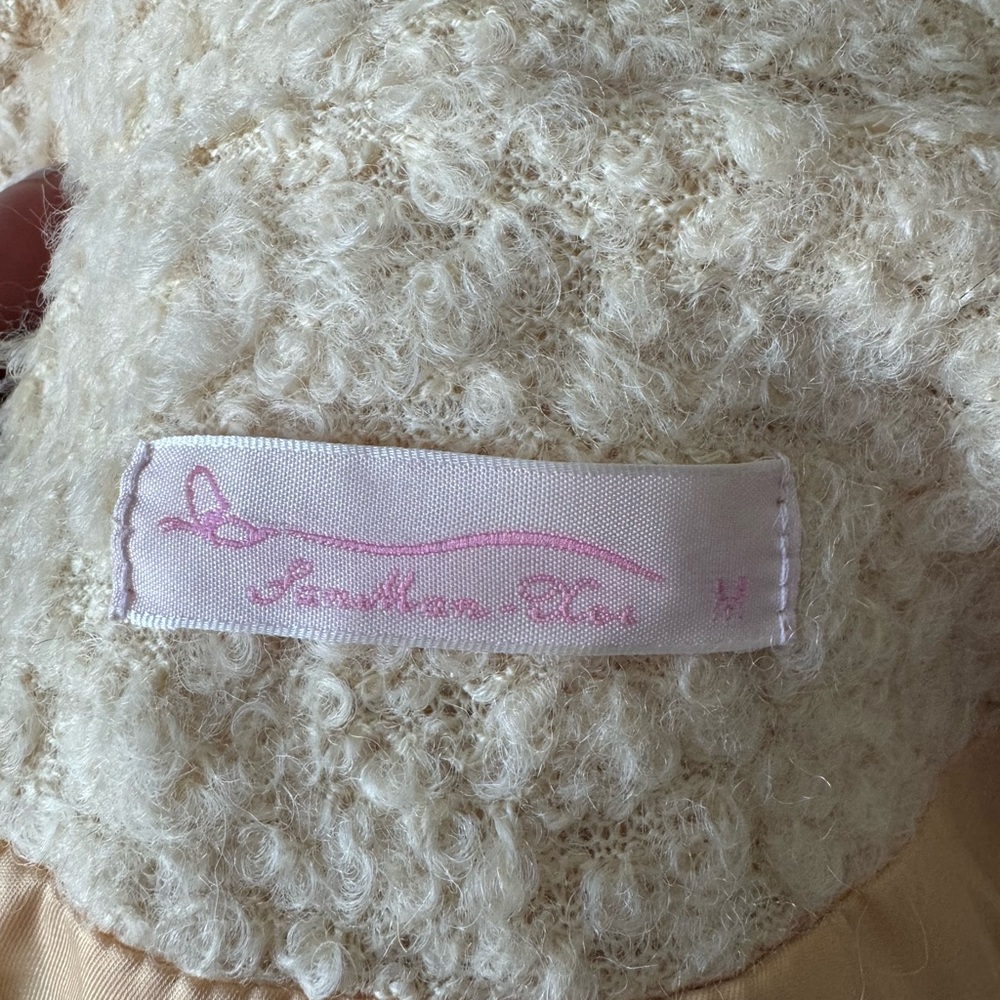 Gorgeous vintage inspired coat. - Picture 2 of 5